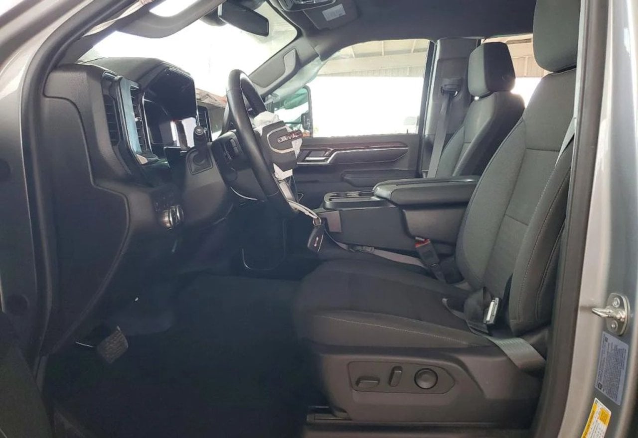 2025 GMC Sierra 3500HD SLE - 1GT4UTEY7SF115538 photo 15