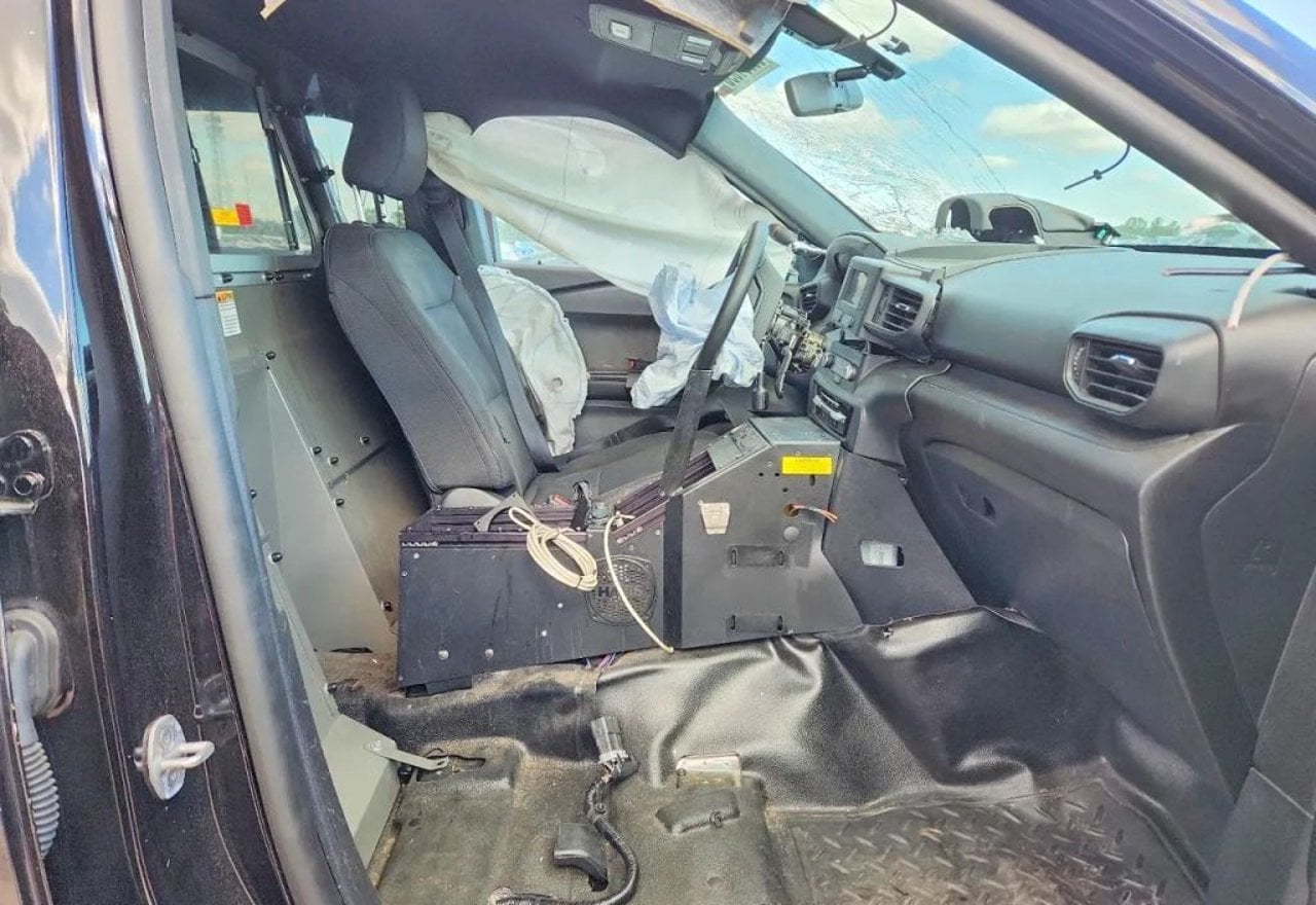 2022 Ford Explorer Hybrid Police Interceptor Utility - 1FM5K8AWXNNA00949 photo 18