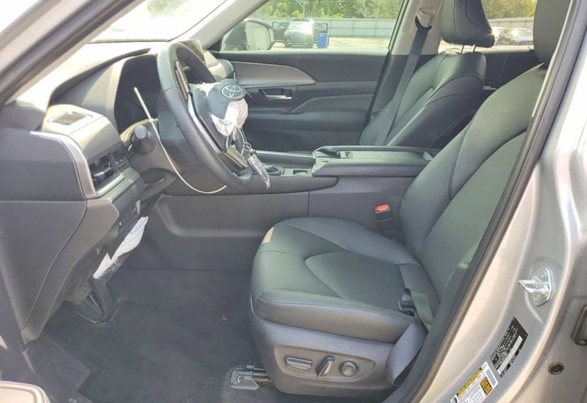 2025 Toyota Grand Highlander XLE - 5TDAAAA5XSS032021 photo 8