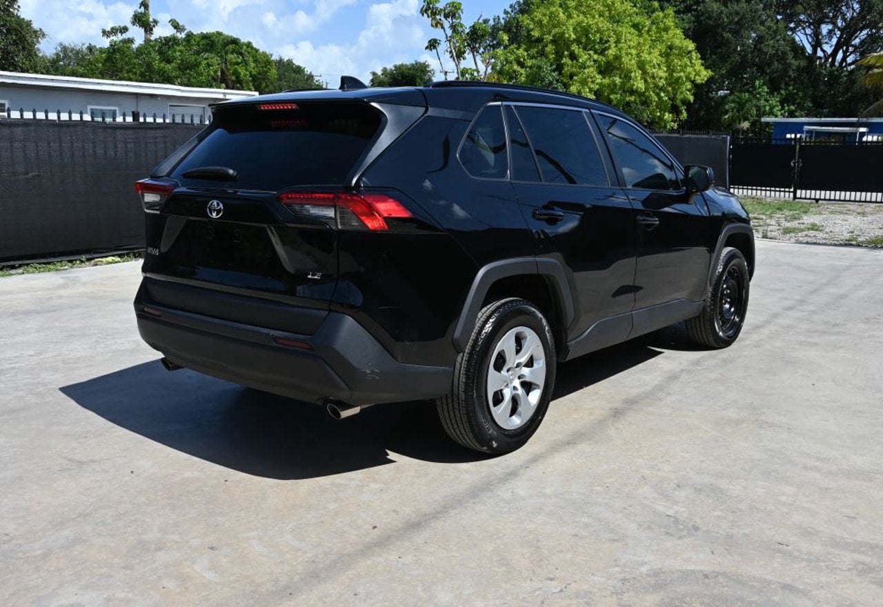 2020 Toyota RAV4 LE - 2T3H1RFV7LW083420 photo 19