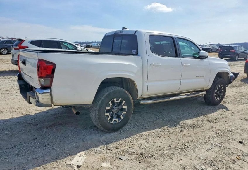 2020 Toyota Tacoma SR5 - 5TFAX5GNXLX174166 photo 3