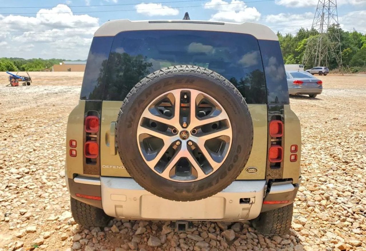 2022 Land Rover Defender 110 S - SALEJ7RX5N2095526 photo 17