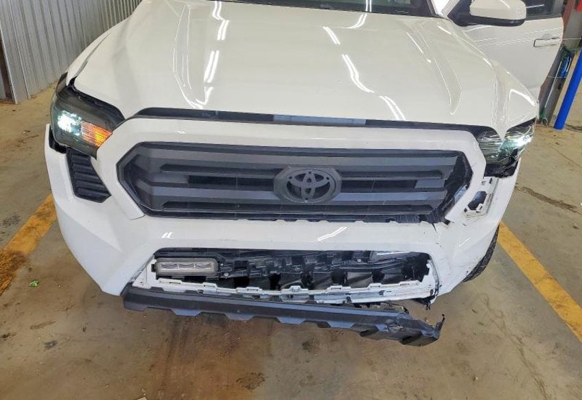 2024 Toyota Tacoma SR5 - 3TMLB5JN0RM047232 photo 11