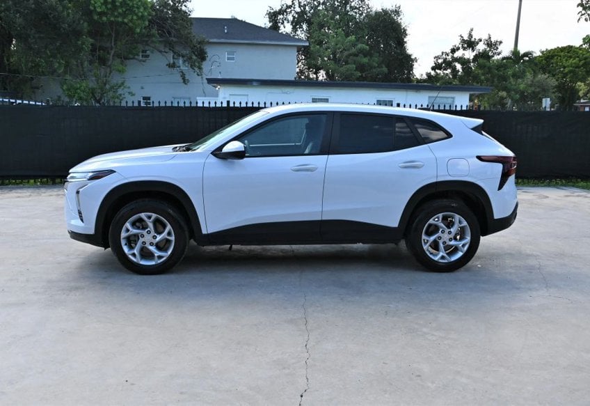 2025 Chevrolet Trax LS - KL77LFEP1SC119754 photo 6