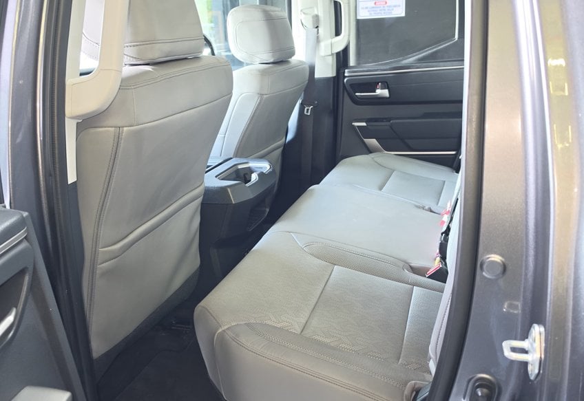 2024 Toyota Tundra SR5 - 5TFLA5DA8RX167513 photo 8