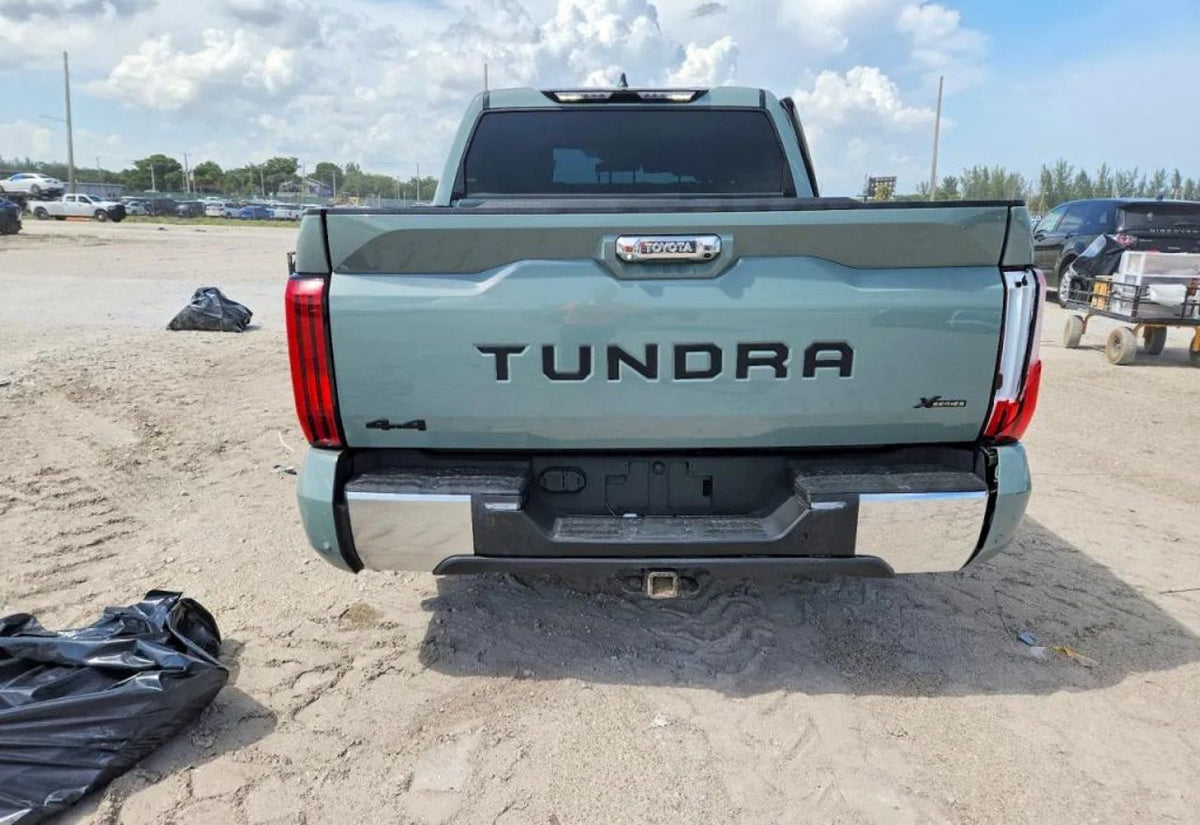 2025 Toyota Tundra Limited - 5TFJA5DB7SX281461 photo 17