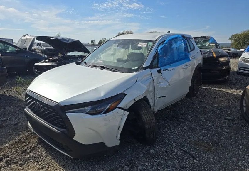 2025 Toyota Corolla Cross L Sport Utility 4D - 7MUAAAAG0SV148643 photo 2
