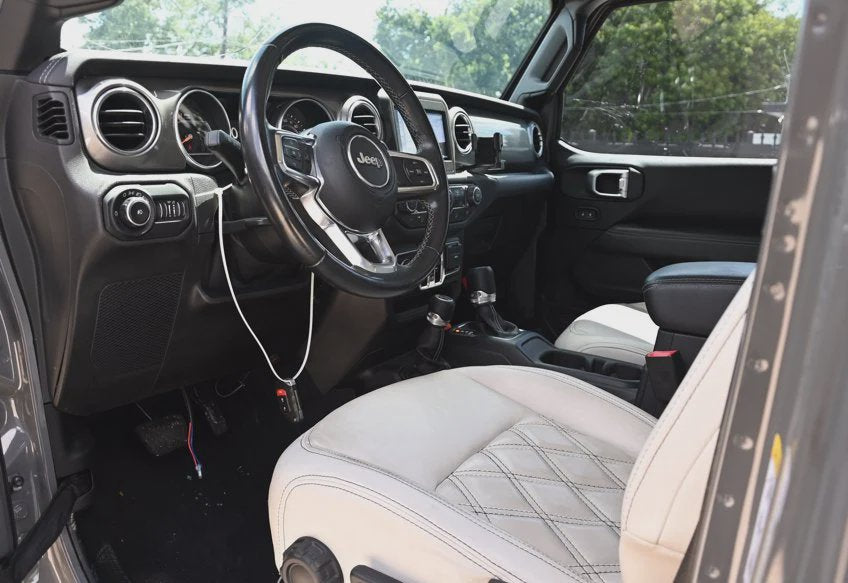 2019 Jeep Wrangler Unlimited Sahara - 1C4HJXEN2KW594555 photo 17