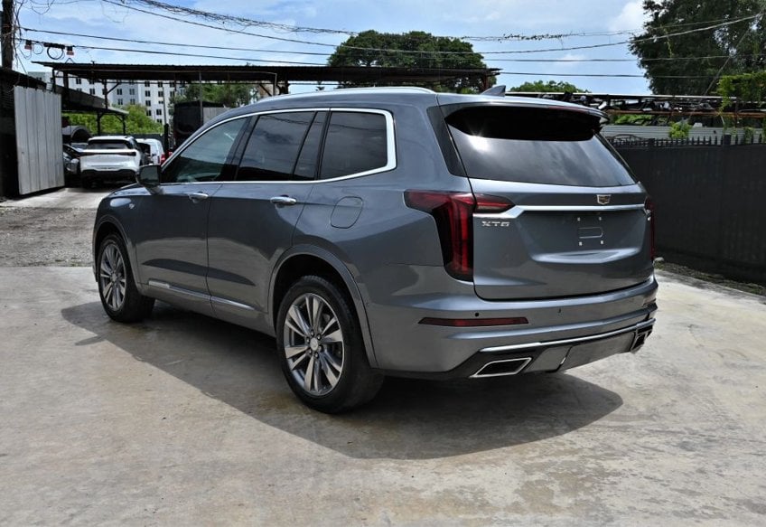 2021 Cadillac XT6 Premium Luxury - 1GYKPCRS2MZ201629 photo 4