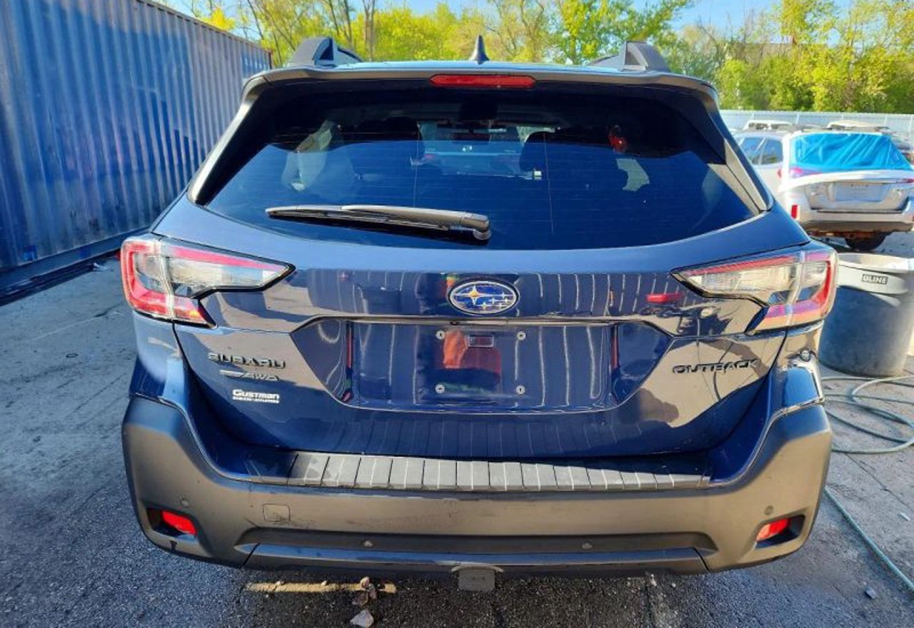 2023 Subaru Outback Onyx Edition - 4S4BTALC8P3165780 photo 17