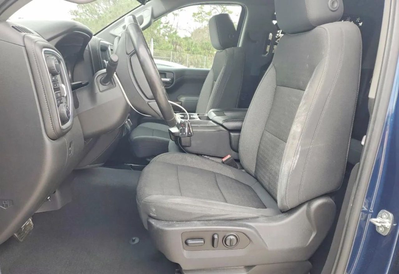 2021 Chevrolet Silverado 1500 LT - 3GCUYDET7MG351199 photo 18
