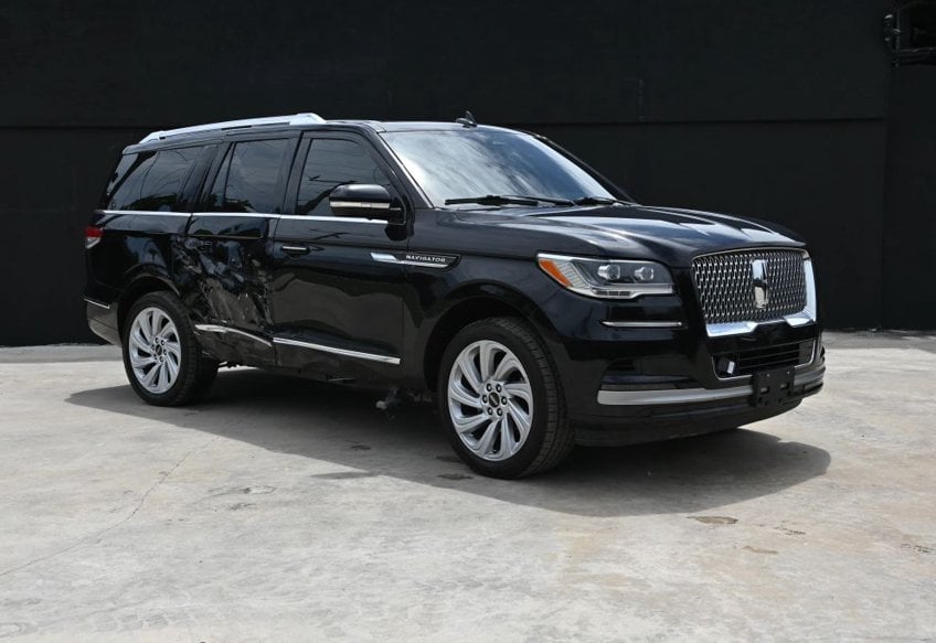 2024 Lincoln Navigator L Premiere - 5LMJJ3NG1REL04360 photo 2