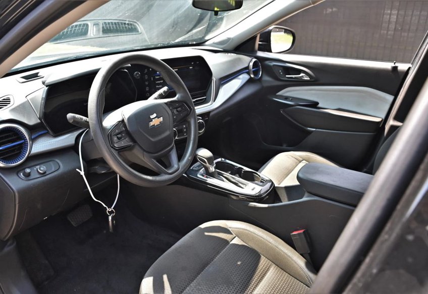 2025 Chevrolet Trax LT - KL77LHEP3SC109836 photo 13
