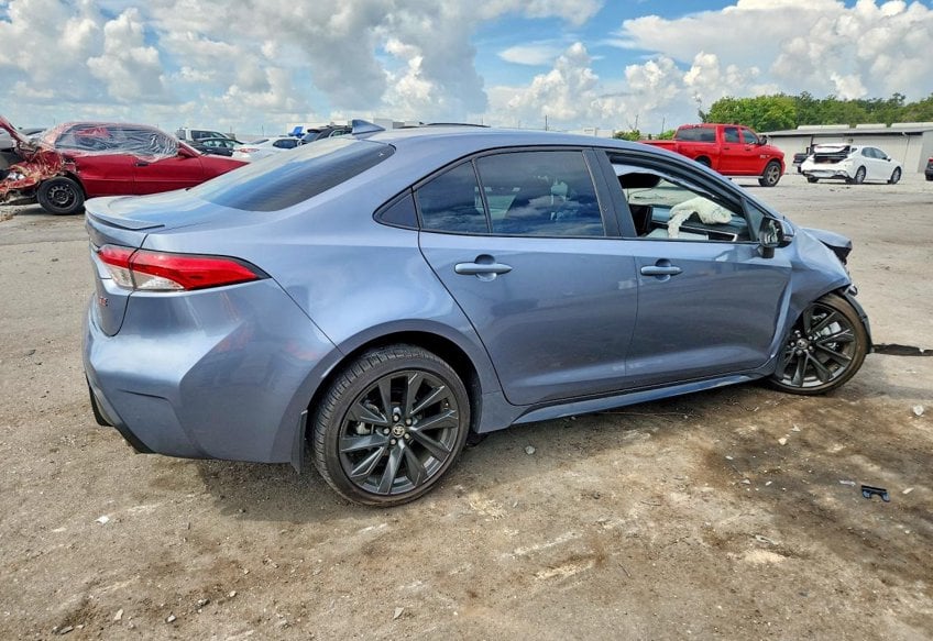 2025 Toyota Corolla SE - 5YFS4MCE0SP246809 photo 3