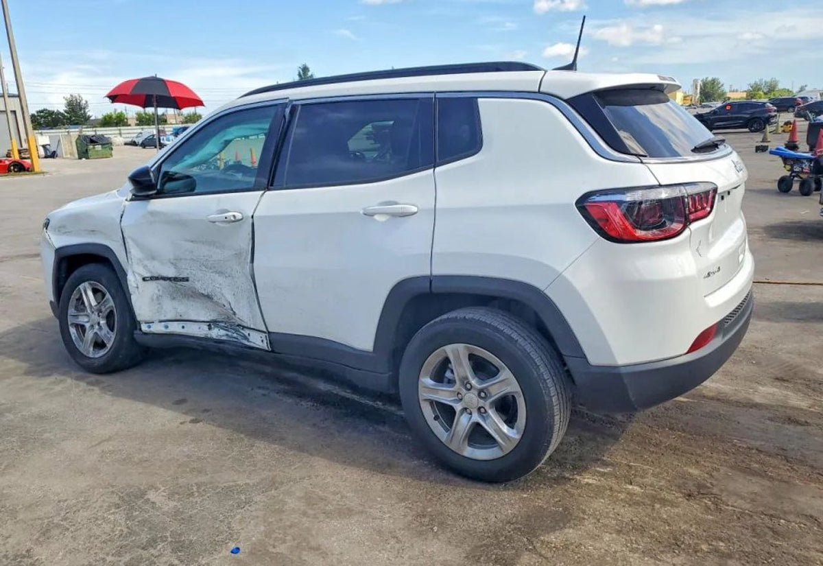 2023 Jeep Compass Latitude - 3C4NJDBN0PT559841 photo 15