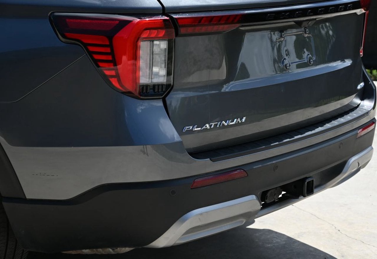 2025 Ford Explorer Platinum - 1FMUK8HH4SGB66807 photo 33