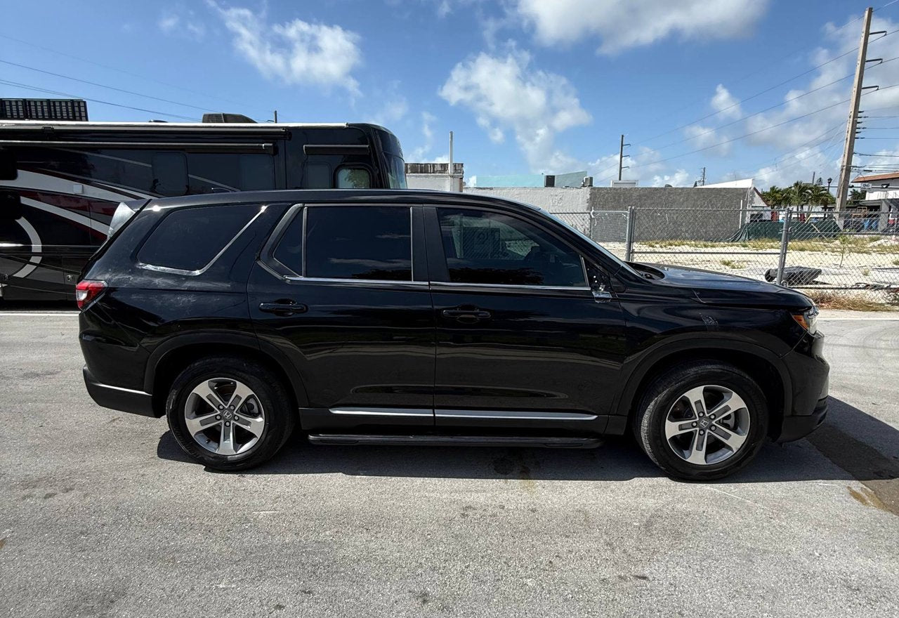 2025 Honda Pilot EX-L - 5FNYG2H42SB018649 photo 18