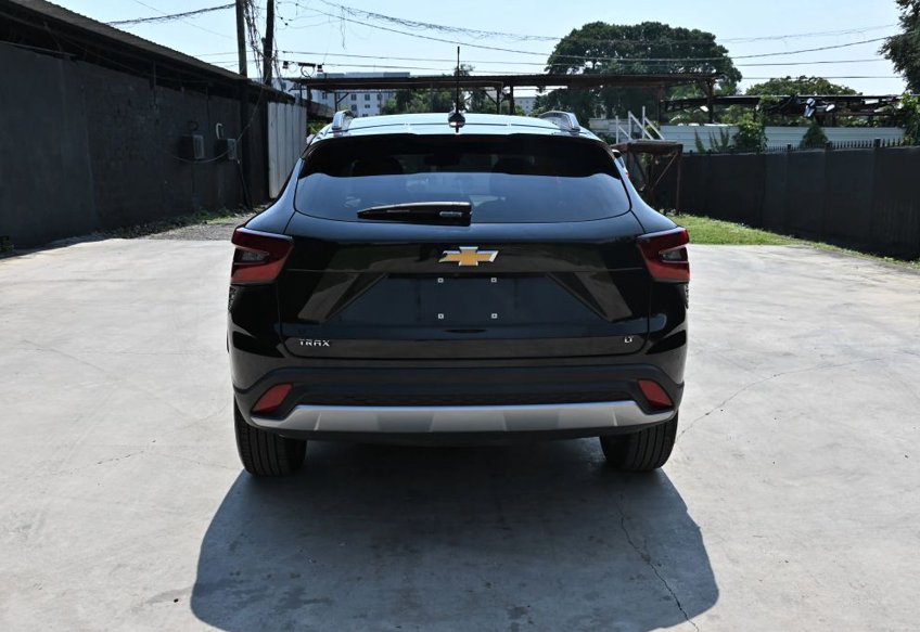 2025 Chevrolet Trax LT - KL77LHEP3SC109836 photo 8