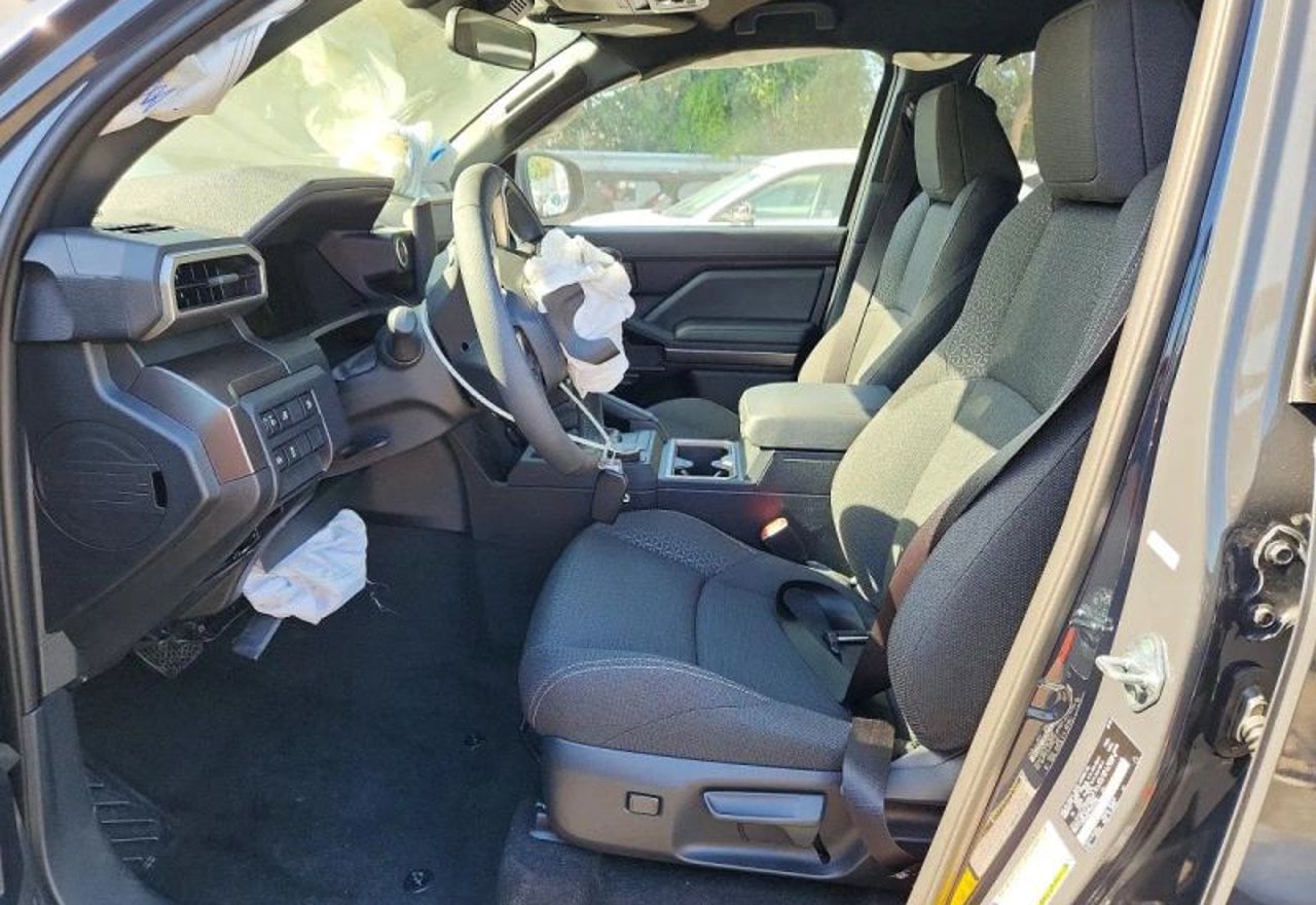 2026 Toyota 4Runner SR5 Sport Utility 4D - JTEVA5AR7T5014932 photo 20