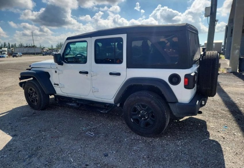 2023 Jeep Wrangler Sport - 1C4HJXDG0PW539502 photo 3
