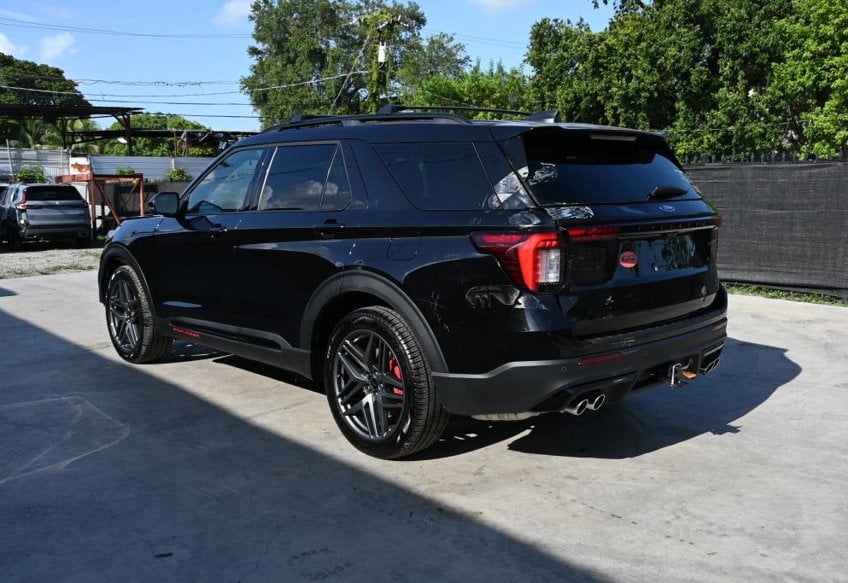 2026 Ford Explorer ST - 1FMWK7GC0TGA11360 photo 3