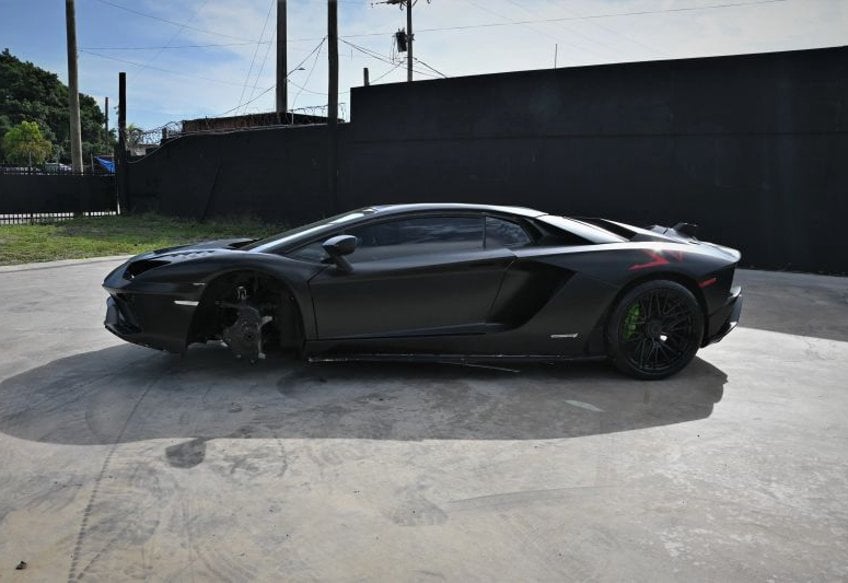 2018 Lamborghini Aventador S Coupe 2D - ZHWUG4ZD5JLA06879 photo 3
