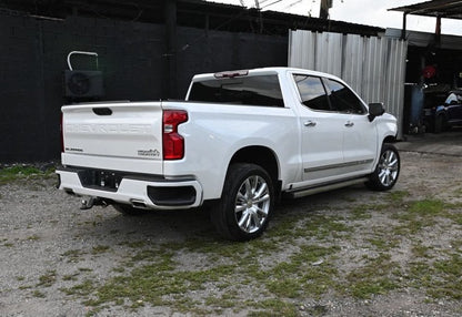 2023 Chevrolet Silverado 1500 High Country - 1GCUDJE87PZ278894 photo 3