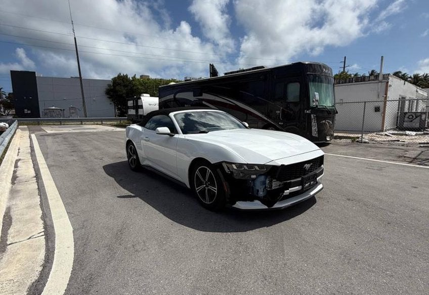 2024 Ford Mustang EcoBoost - 1FAGP8UHXR5129572 photo 2