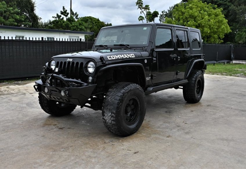 2017 Jeep Wrangler Unlimited Sport - 1C4BJWDG9HL639634 photo 2