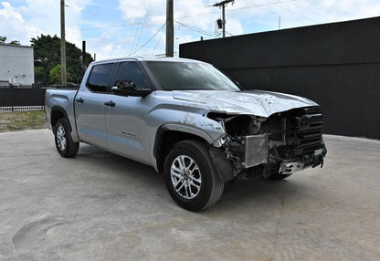 2025 Toyota Tundra SR5 - 5TFLA5AB5SX045131 photo 2