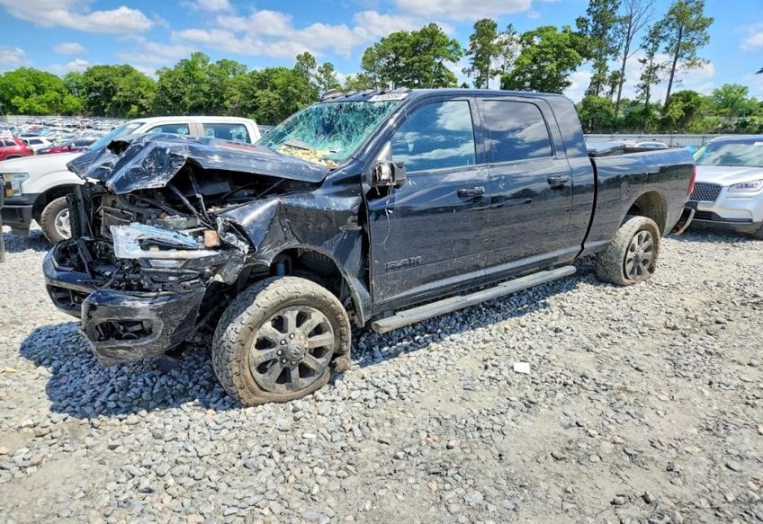 2023 Ram 2500 Laramie - 3C6UR5NL5PG600064 photo 4