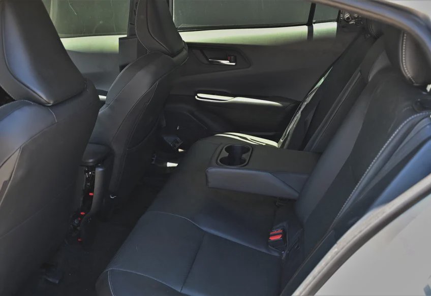 2024 Toyota Prius XLE - JTDACAAU7R3037593 photo 13