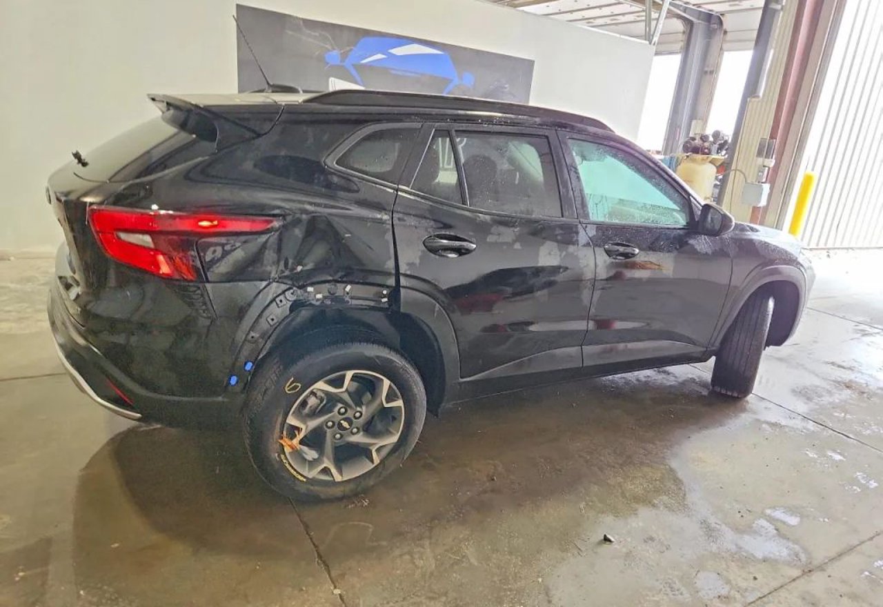 2025 Chevrolet Trax LT - KL77LHEP3SC172340 photo 14