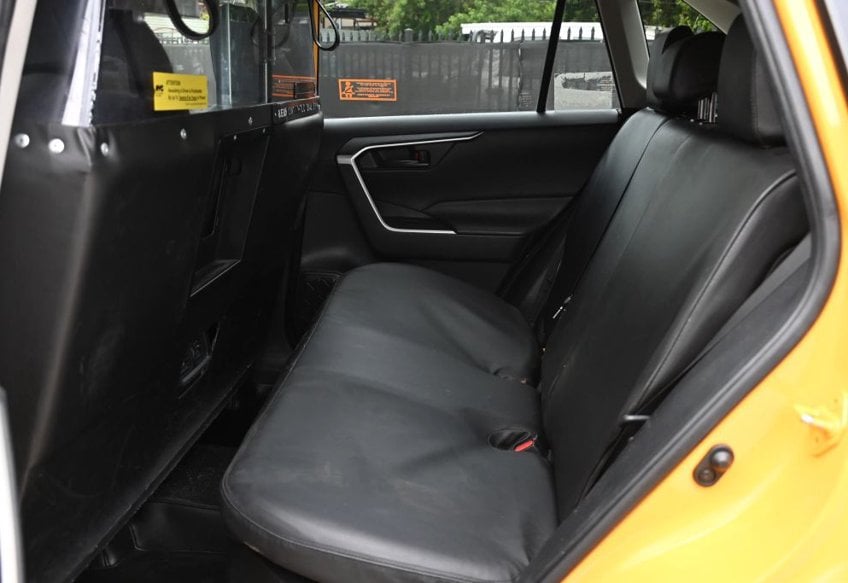 2023 Toyota RAV4 Hybrid LE - JTMLWRFV2PD187036 photo 18