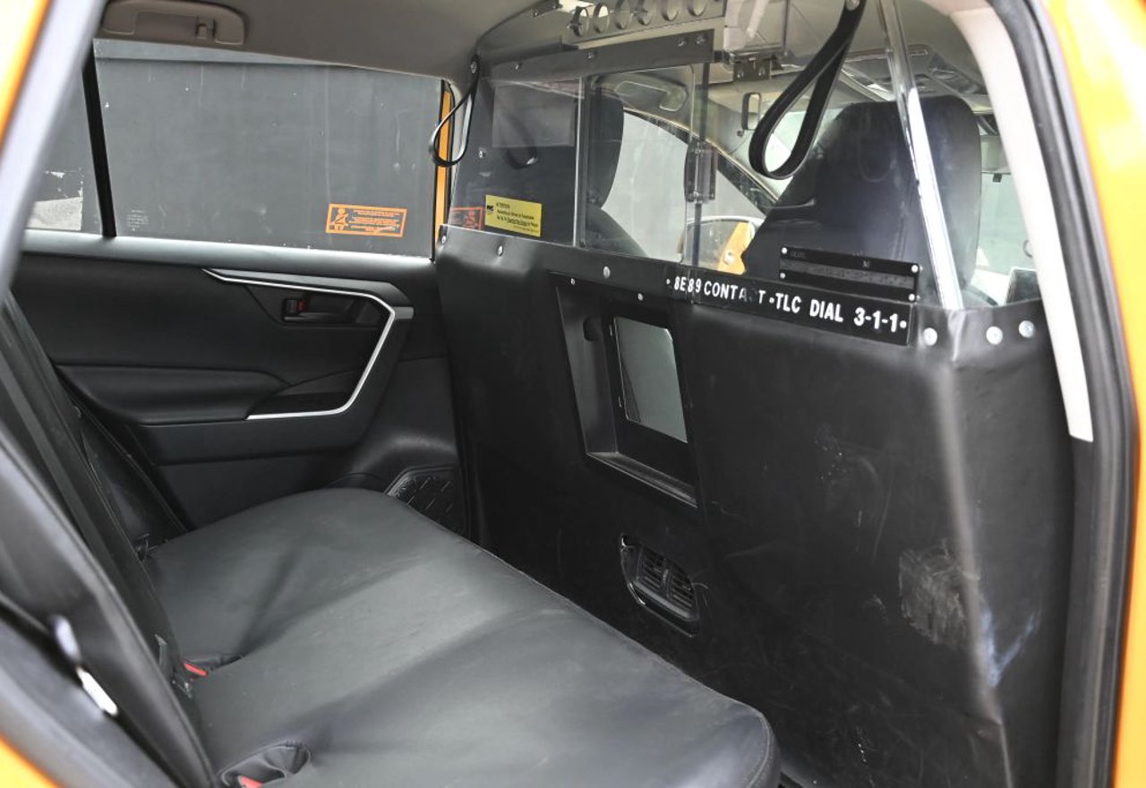 2023 Toyota RAV4 Hybrid LE - JTMLWRFV2PD187036 photo 41