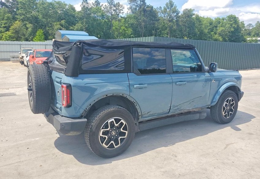 2022 Ford Bronco Base - 1FMDE5BH4NLB02826 photo 3