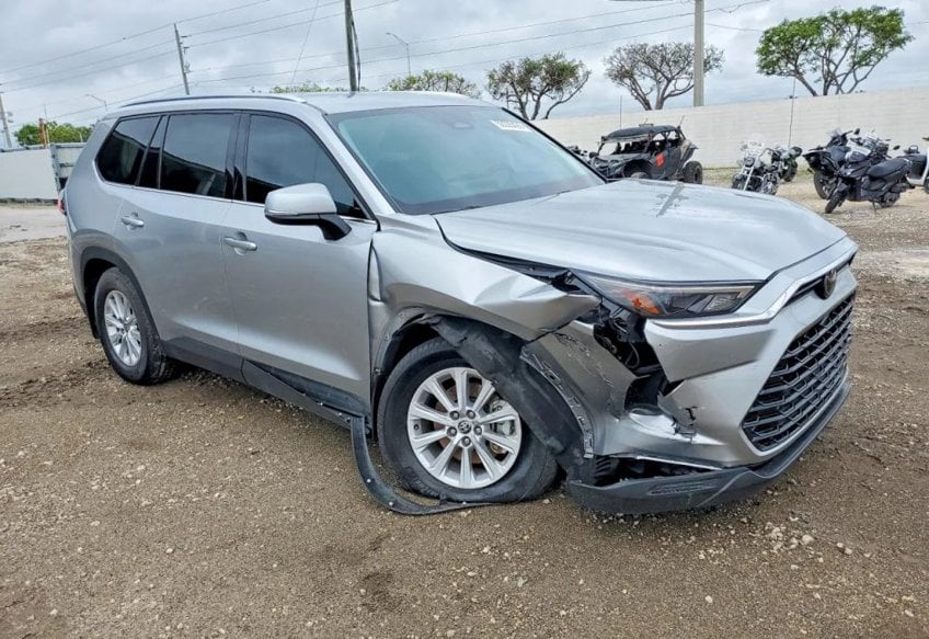 2025 Toyota Grand Highlander Hybrid XLE - 5TDABAA52SS002346 photo 2