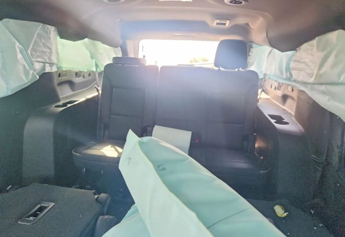 2023 Chevrolet Suburban Premier - 1GNSCFKD1PR549755 photo 22