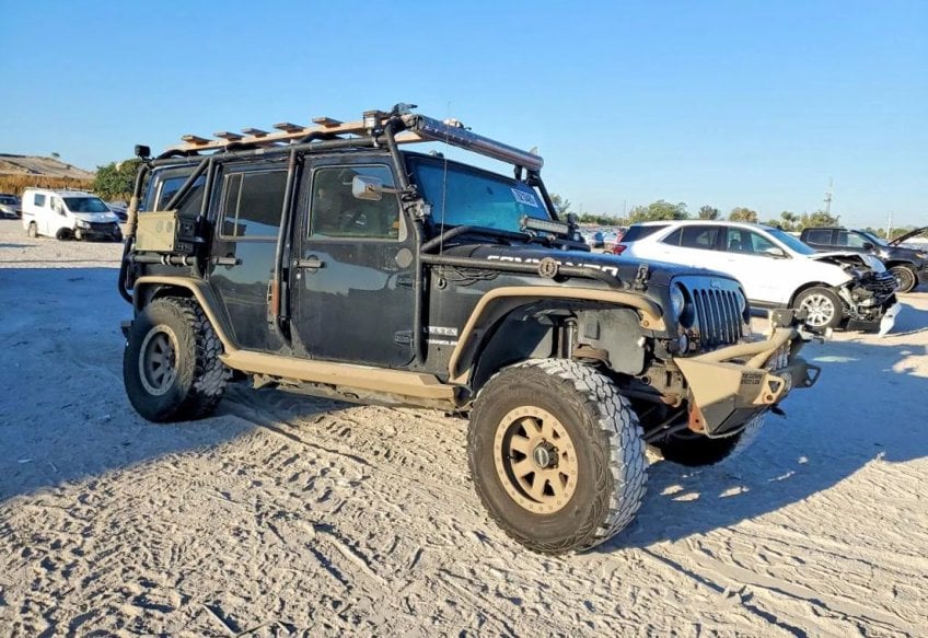 2017 Jeep Wrangler Unlimited Sport - 1C4BJWDG9HL639634 photo 1