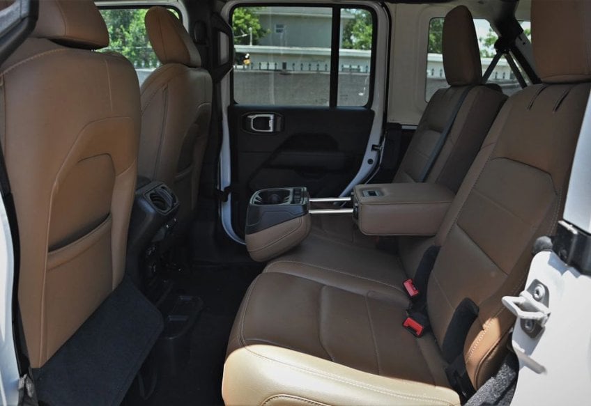2021 Jeep Wrangler Unlimited Sahara - 1C4HJXEN6MW532689 photo 18