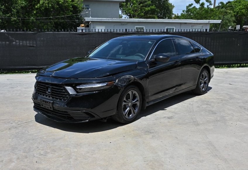 2023 Honda Accord EX - 1HGCY1F39PA006334 photo 2
