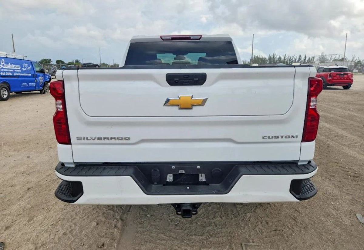 2025 Chevrolet Silverado 1500 Custom - 3GCPABEK0SG261600 photo 17