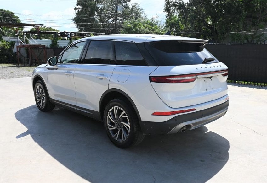 2023 Lincoln Corsair Standard - 5LMCJ1CA9PUL00202 photo 3