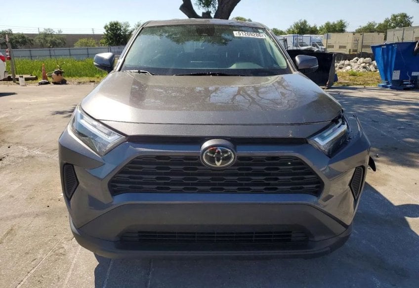2024 Toyota RAV4 LE - 2T3K1RFV0RC302881 photo 5