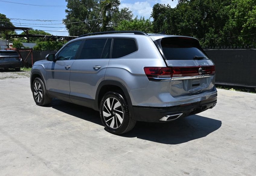 2024 Volkswagen Atlas SE - 1V2WR2CA4RC552367 photo 3
