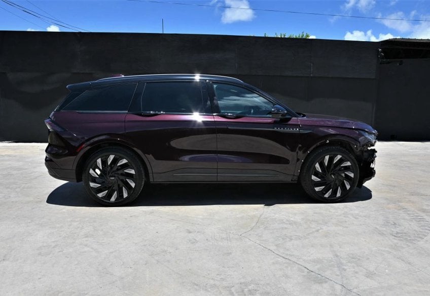 2024 Lincoln Nautilus Reserve - 5LMPJ8KA8RJ784458 photo 5