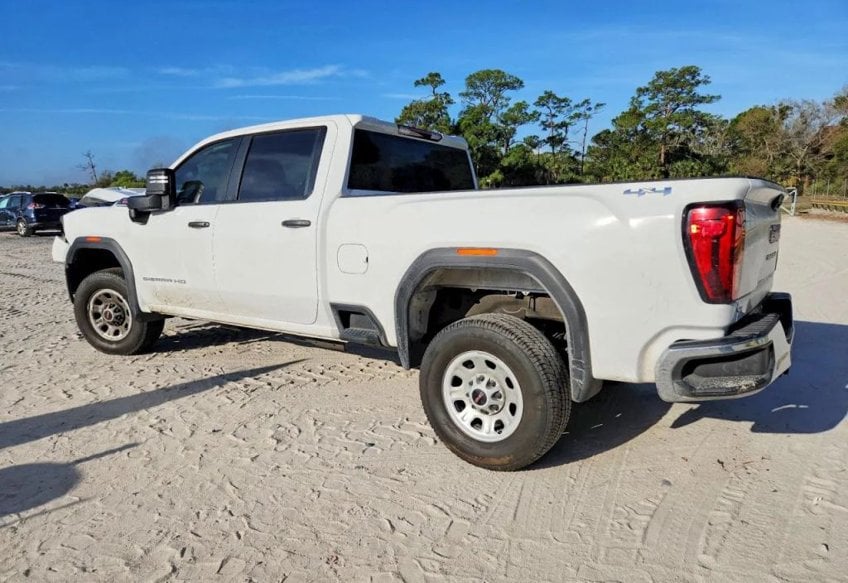 2025 GMC Sierra 2500HD Pro - 1GT4ULEY9SF317023 photo 3