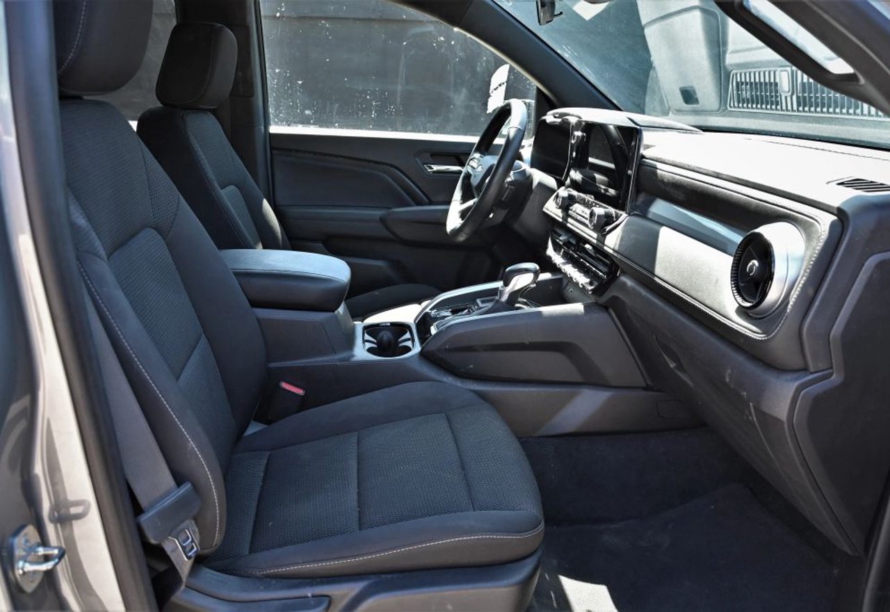 2023 Chevrolet Colorado LT - 1GCPSCEK5P1227239 photo 25