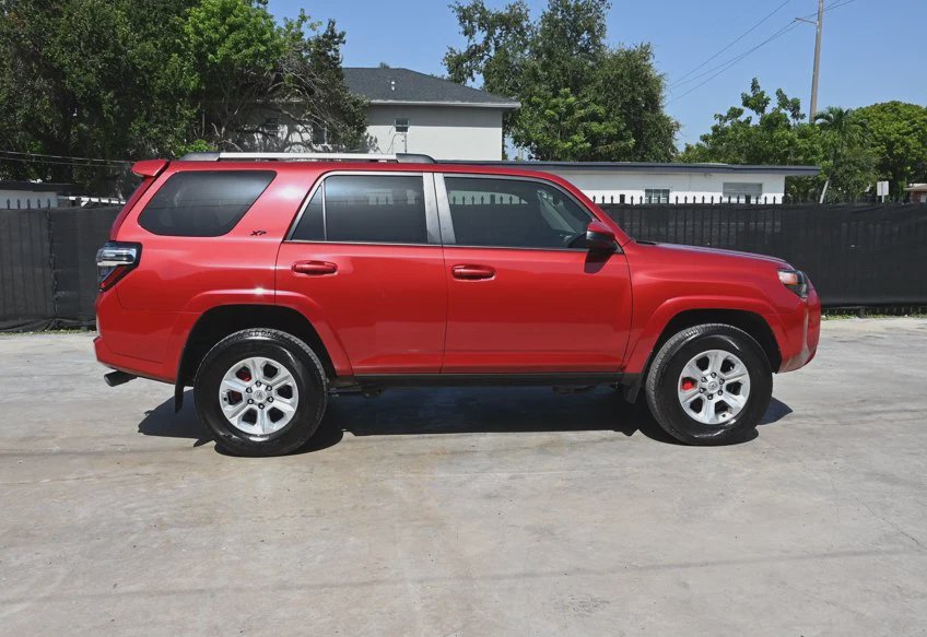 2022 Toyota 4Runner SR5 Sport Utility 4D - JTEMU5JR0N6050140 photo 5