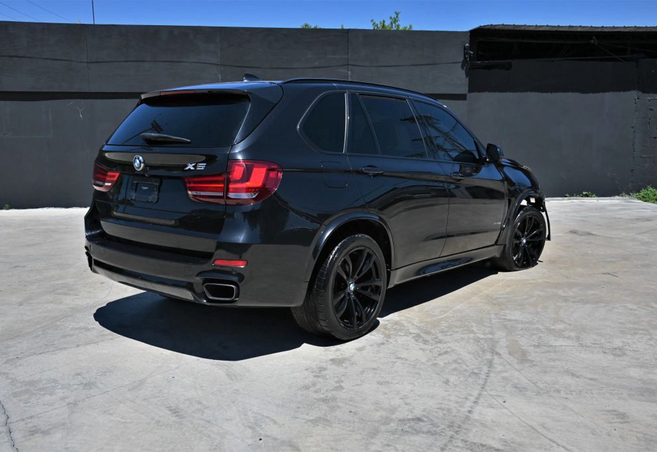2017 BMW X5 xDrive50i - 5UXKR6C54H0J84734 photo 22